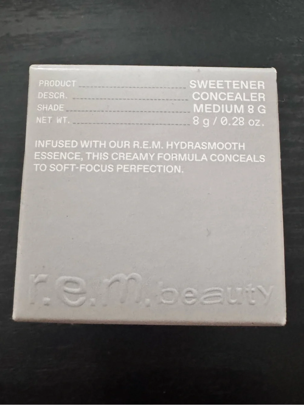 NIB R.E.M. BEAUTY “Sweetener” Concealer — Shade: Medium 8G, Full Size